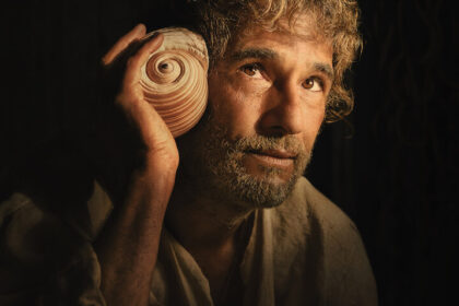 Con trai của ngàn người cha